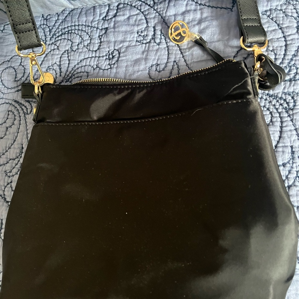 Sleek Black Shoulder Bag by [Brand]